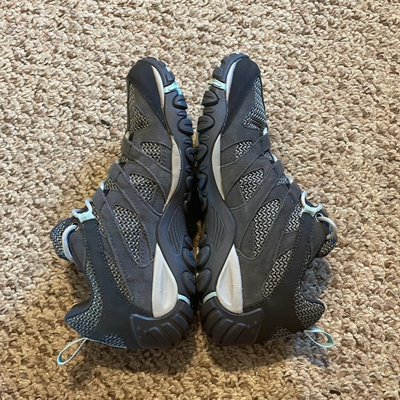 Merrell Alverstone - Picture 4 of 5